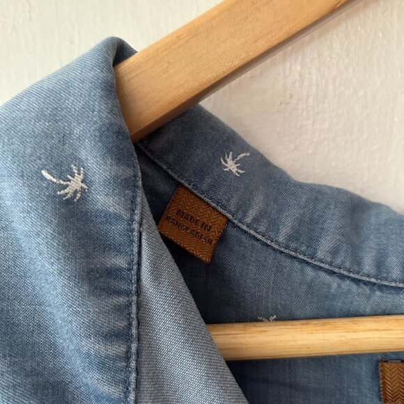 Jachs Girlfriend Chambray Blouse Womens Medium Button Front Collared Palm Trees - Picture 5 of 7